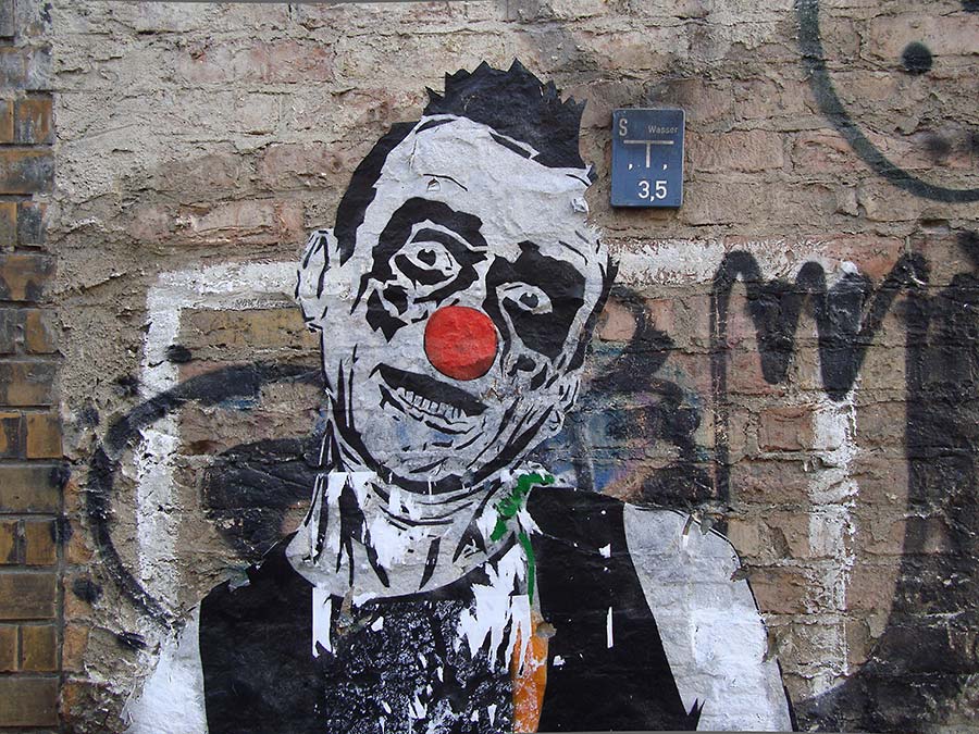 stolen surfaces, konczak, photography, berlin, street art