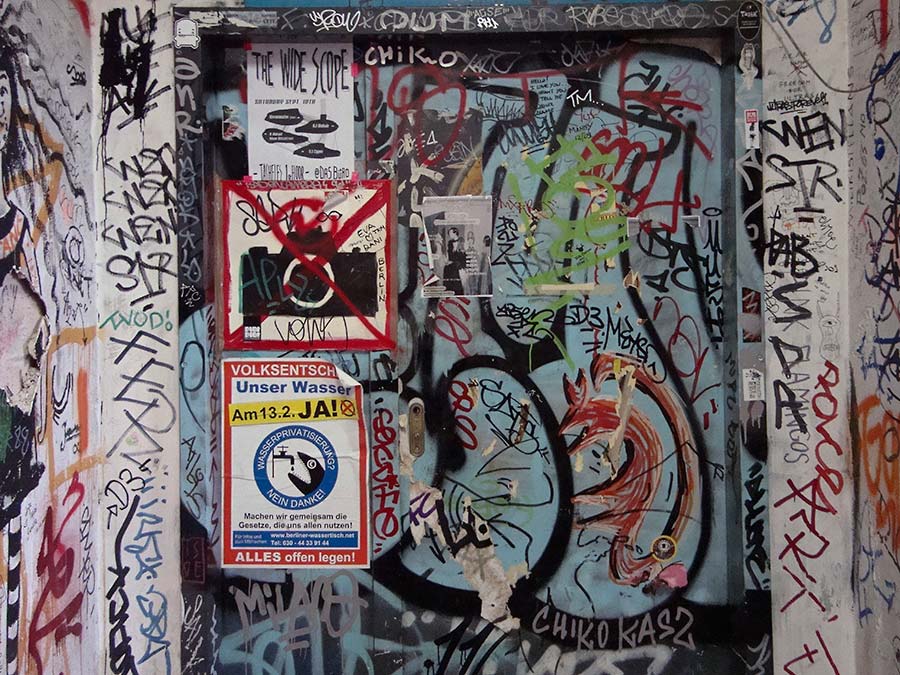 stolen surfaces, konczak, photography, berlin, street art