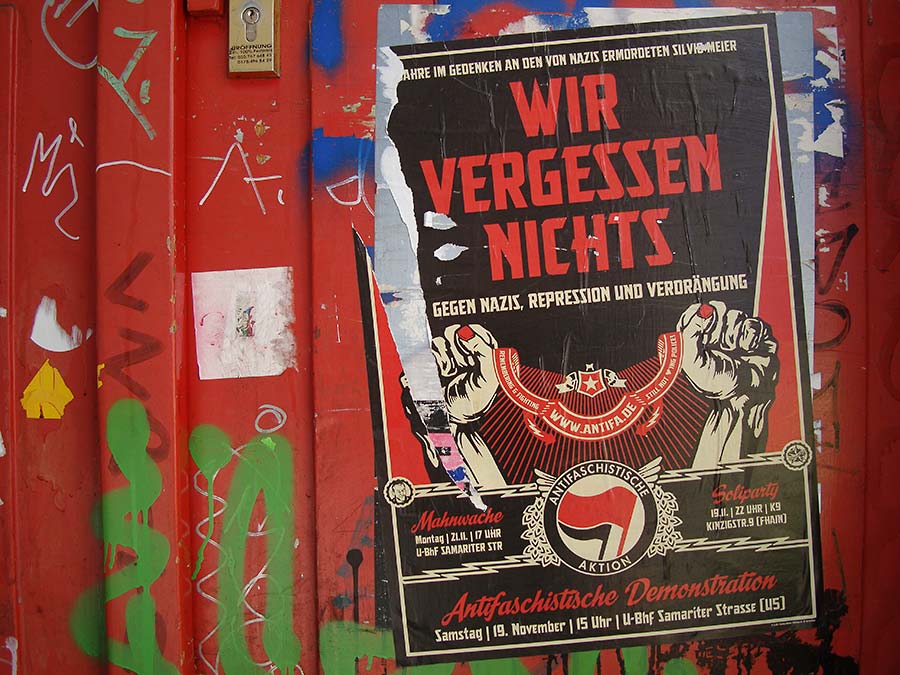 stolen surfaces, konczak, photography, berlin, street art