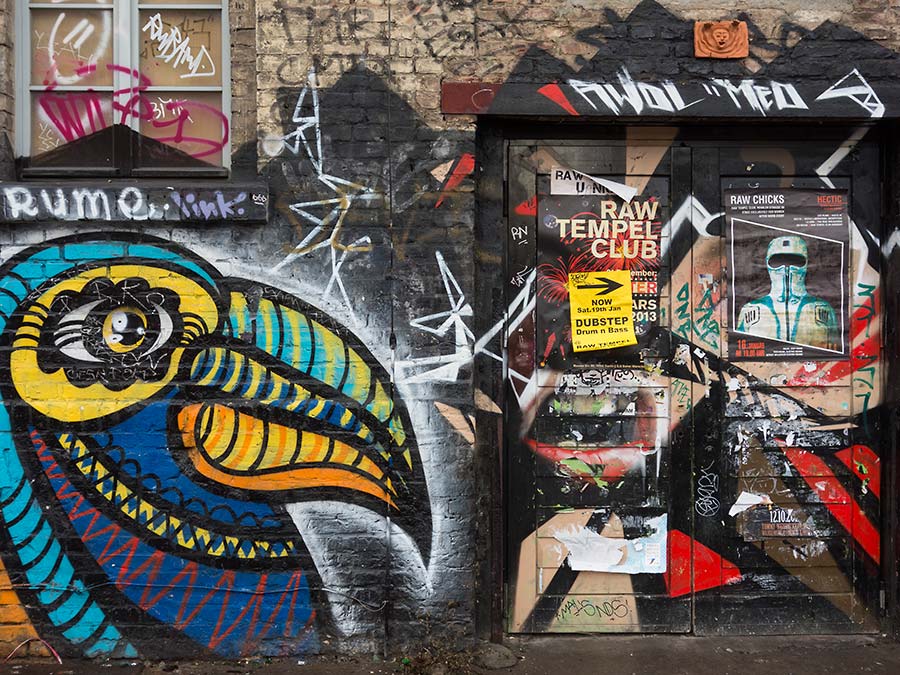 stolen surfaces, konczak, photography, berlin, street art